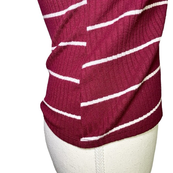 Arizona Jean Company Sleeveless Burgundy and White Striped Ribbed Top - Picture 6 of 12